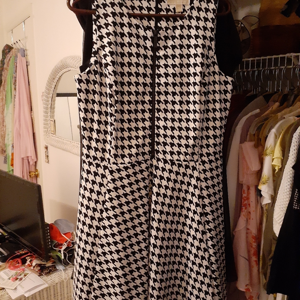 Michael Kors sleeveless Houndstooth dress,size 14, black & white